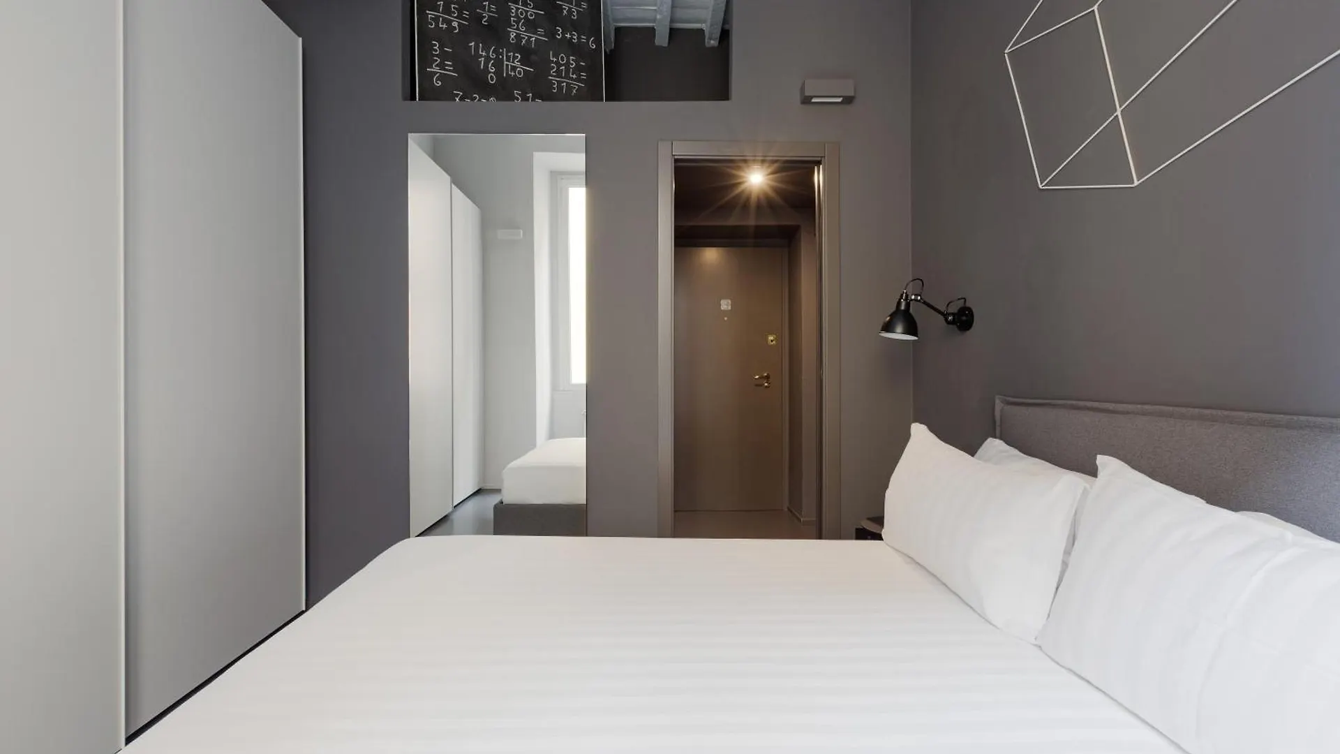 Brera Apartments In Moscova Milão 0*,  Itália